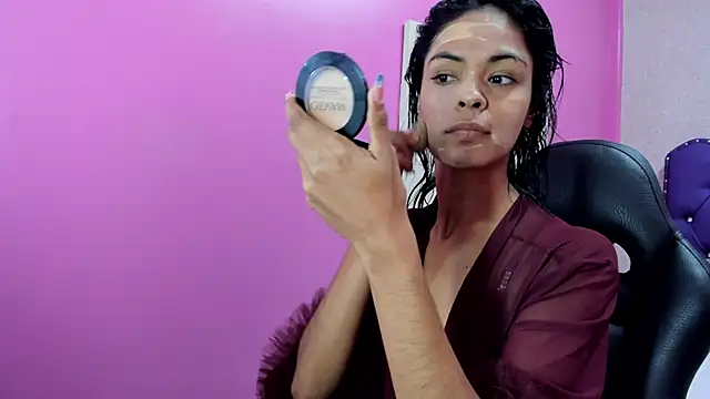 Snapshot of Tiara_Latina chatting on February 2026 11:41:02 PM Tiara Latina online show from February 2026 11:41:02 PM