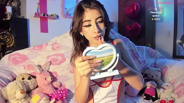 Snapshot of Rebecahart chatting on February 2026 11:23:01 PM Rebecahart online show from February 2026 11:23:01 PM