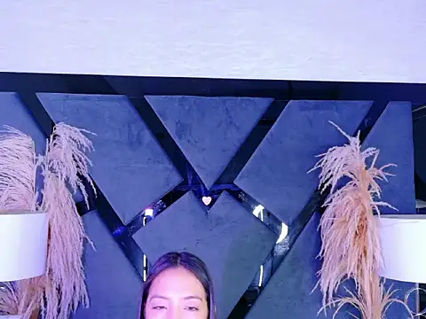 Snapshot of KylieWhitee chatting on February 2026 12:01:02 PM KylieWhitee online show from February 2026 12:01:02 PM