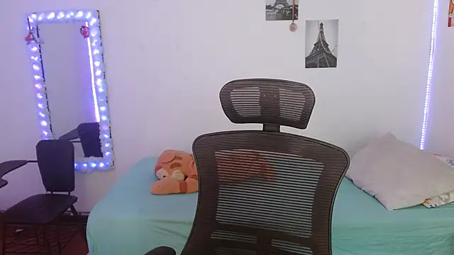 Snapshot of Lolitaa__VIP chatting on February 2026 07:17:02 PM Lolitaa VIP online show from February 2026 07:17:02 PM