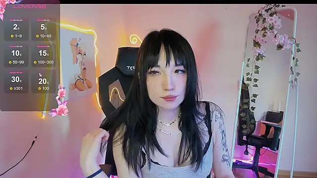 Snapshot of AliceeinWonderlanddd chatting on April 2026 02:51:02 AM AliceeinWonderlanddd online show from April 2026 02:51:02 AM