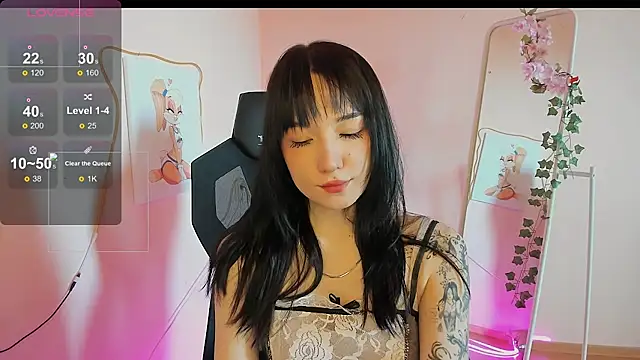 Snapshot of AliceeinWonderlanddd chatting on April 2026 01:45:01 AM AliceeinWonderlanddd online show from April 2026 01:45:01 AM