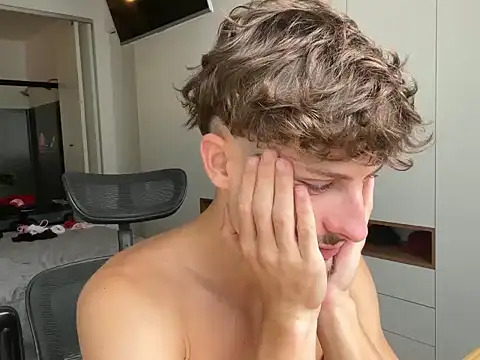 vitoraugustoxxx online show from February 2026 06:23:01 PM