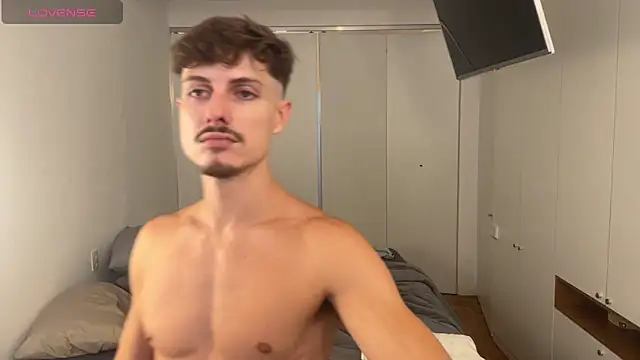 vitoraugustoxxx online show from February 2026 05:12:02 PM