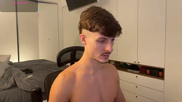 vitoraugustoxxx online show from March 2026 08:26:02 PM