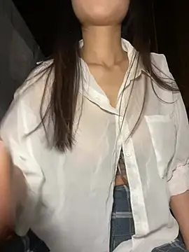 uyensexy online show from February 2026 03:19:02 PM