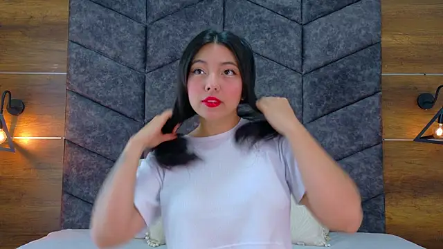 AnnieRouse   online show from February 2026 11:37:01 AM