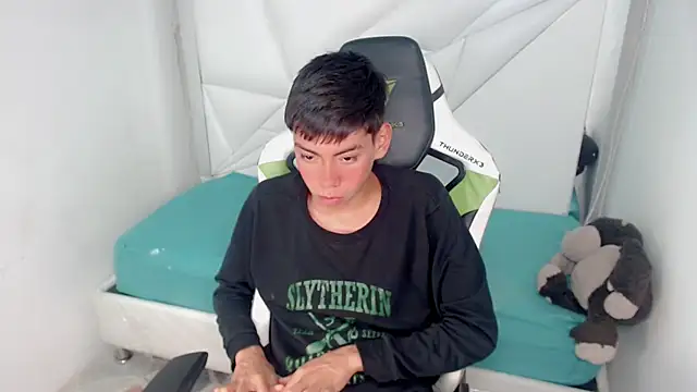 Snapshot of Liarr_ chatting on February 2026 08:07:02 PM Liarr online show from February 2026 08:07:02 PM