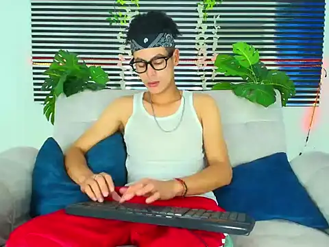 Snapshot of ThiiagoSaeenz chatting on January 2026 09:24:01 PM ThiiagoSaeenz online show from January 2026 09:24:01 PM