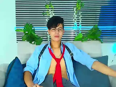 Snapshot of ThiiagoSaeenz chatting on February 2026 01:15:02 PM ThiiagoSaeenz online show from February 2026 01:15:02 PM