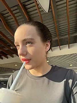 MiaTee online show from February 2026 04:11:01 AM