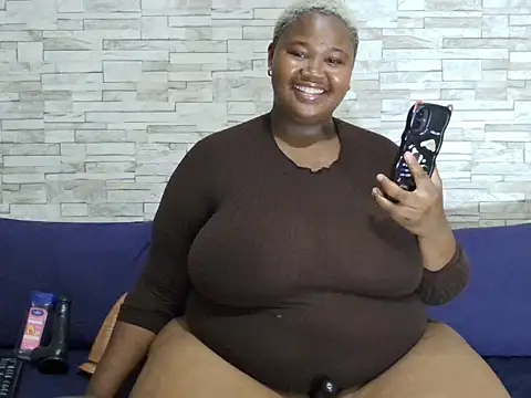 Snapshot of BustyBmw chatting on February 2026 06:28:02 PM BustyBmw online show from February 2026 06:28:02 PM