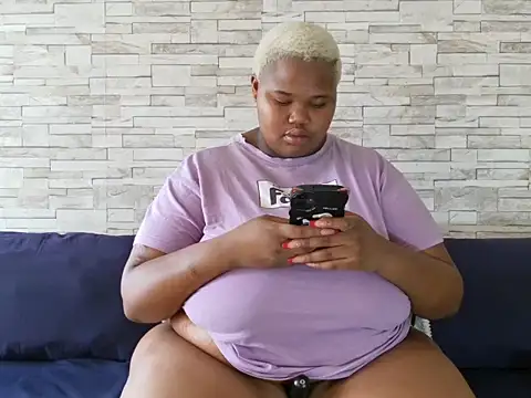 Snapshot of BustyBmw chatting on February 2026 08:56:01 AM BustyBmw online show from February 2026 08:56:01 AM