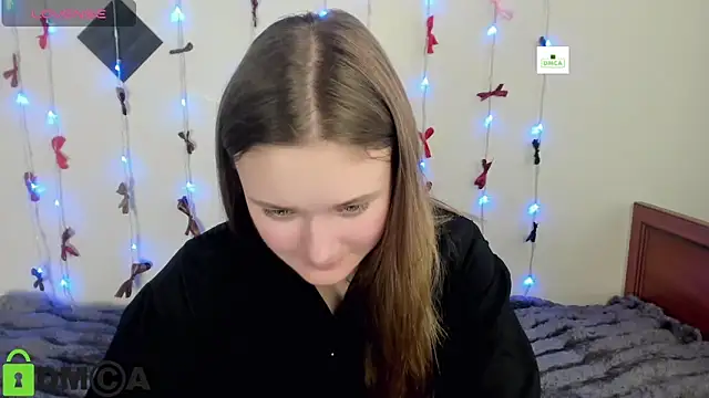 Snapshot of Elina_X chatting on June 2026 01:17:02 PM Elina X online show from June 2026 01:17:02 PM