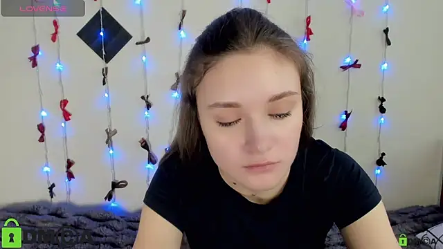 Snapshot of Elina_X chatting on June 2026 02:50:01 PM Elina X online show from June 2026 02:50:01 PM