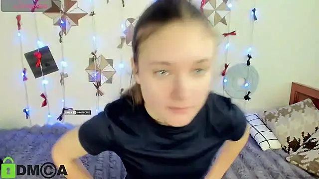 Snapshot of Elina_X chatting on June 2026 01:31:01 PM Elina X online show from June 2026 01:31:01 PM