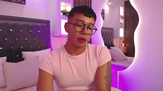 Snapshot of Fancy_Vixen chatting on February 2026 03:16:02 AM Fancy Vixen online show from February 2026 03:16:02 AM