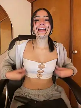 Snapshot of Valery_pink18 chatting on February 2026 02:18:01 AM Valery pink18 online show from February 2026 02:18:01 AM