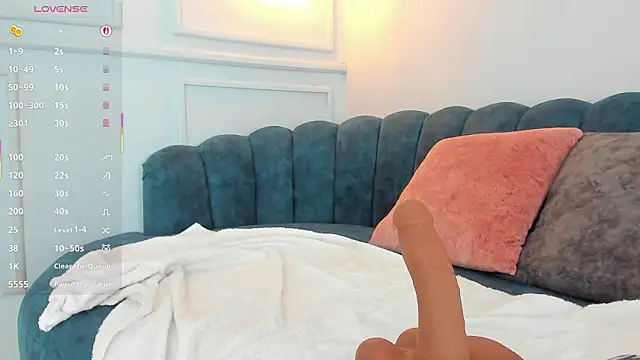 Lia Velez  online show from February 2026 06:40:02 AM