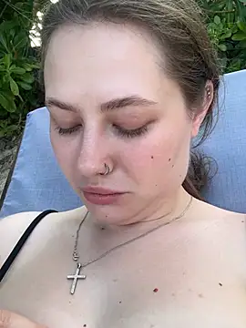 Snapshot of AsynaYuuki chatting on February 2026 07:56:01 AM AsynaYuuki online show from February 2026 07:56:01 AM