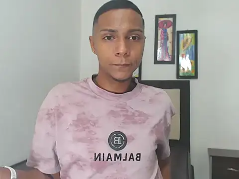 hotboyluxe online show from February 2026 03:47:01 AM