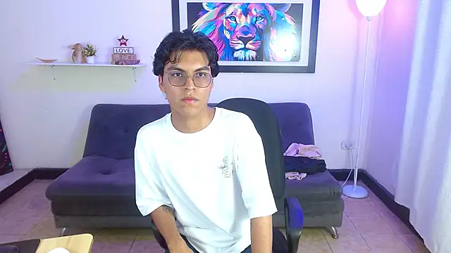 Snapshot of Maecum18 chatting on February 2026 08:53:02 PM Maecum18 online show from February 2026 08:53:02 PM