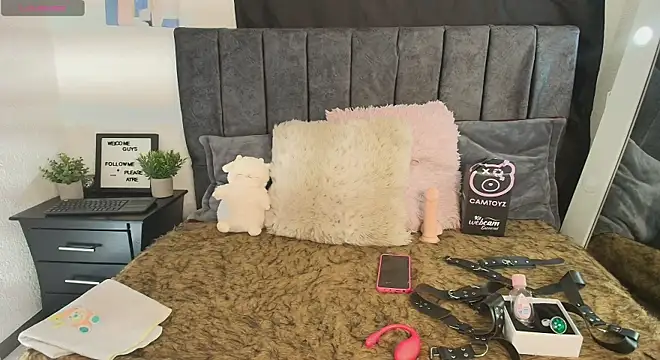 Snapshot of Petite_pepper chatting on February 2026 07:46:01 PM Petite pepper online show from February 2026 07:46:01 PM