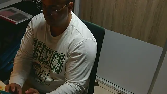Snapshot of VanillaTime78-Jorge chatting on May 2026 09:20:02 PM VanillaTime78-Jorge online show from May 2026 09:20:02 PM