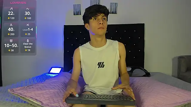 Snapshot of axxxel_twink chatting on March 2026 03:20:01 AM axxxel twink online show from March 2026 03:20:01 AM