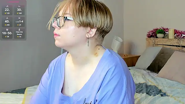 Snapshot of Lauraaa_Smith chatting on February 2026 12:39:01 AM Lauraaa Smith online show from February 2026 12:39:01 AM