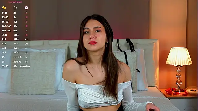 Snapshot of Treasure__Girl chatting on February 2026 08:11:02 AM Treasure Girl online show from February 2026 08:11:02 AM