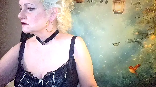 Snapshot of Blondie_the_librarian chatting on April 2026 02:37:02 AM Blondie the librarian online show from April 2026 02:37:02 AM