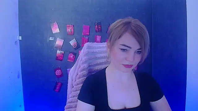 Snapshot of CuttieEmma chatting on February 2026 12:38:02 PM CuttieEmma online show from February 2026 12:38:02 PM