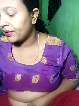 Snapshot of Romantic-Couple999 chatting on February 2026 04:36:02 PM Romantic-Couple999 online show from February 2026 04:36:02 PM