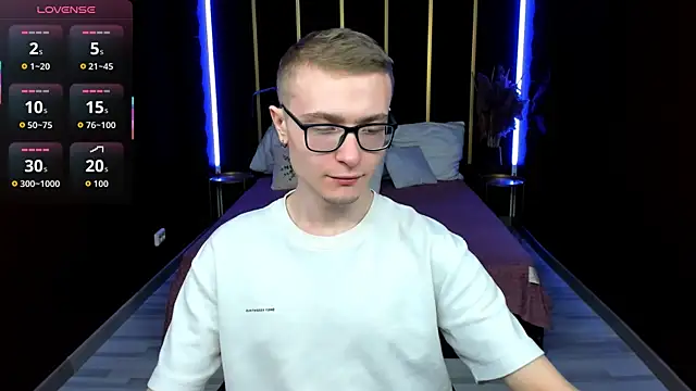 Snapshot of Emmit_Barker chatting on May 2026 10:42:02 AM Emmit Barker online show from May 2026 10:42:02 AM