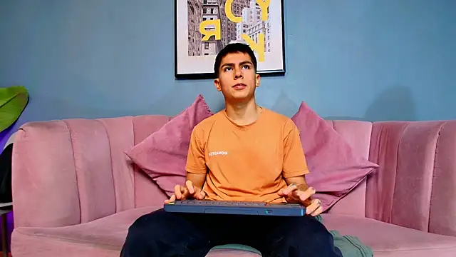 Aron pulse online show from March 2026 01:17:02 PM