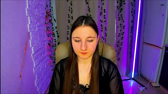 EvaxCharm online show from February 2026 07:24:01 AM