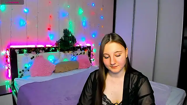 EvaxCharm online show from February 2026 09:37:02 AM