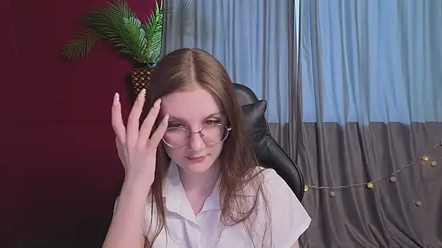 Snapshot of VixenLight chatting on February 2026 02:31:01 AM VixenLight online show from February 2026 02:31:01 AM