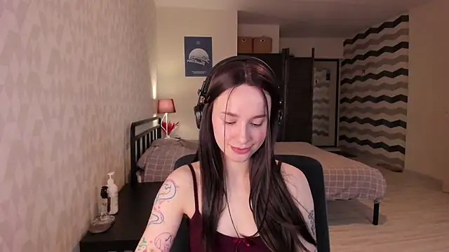 Snapshot of CozyAesthetics chatting on February 2026 08:30:01 AM CozyAesthetics online show from February 2026 08:30:01 AM