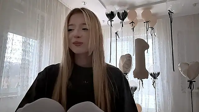 Snapshot of IvyArmbrister chatting on February 2026 03:21:02 PM IvyArmbrister online show from February 2026 03:21:02 PM