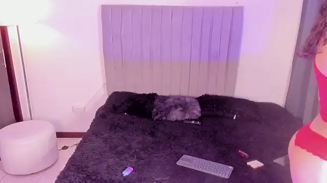 Snapshot of im_tiffany_ chatting on March 2026 05:08:02 AM im tiffany online show from March 2026 05:08:02 AM