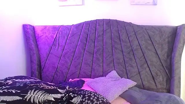 Snapshot of Iris_bloom69 chatting on March 2026 12:33:02 PM Iris bloom69 online show from March 2026 12:33:02 PM