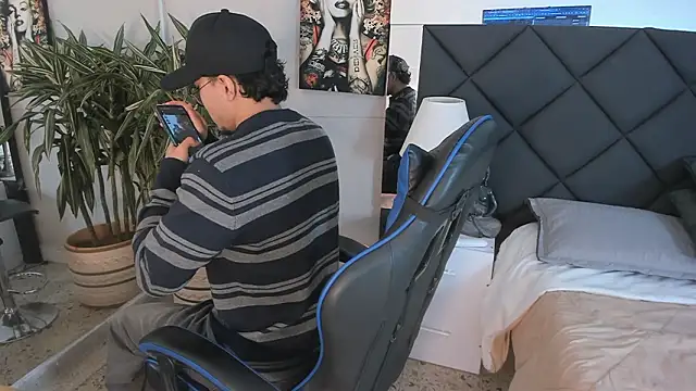 Snapshot of kai_storn chatting on March 2026 11:45:02 AM kai storn online show from March 2026 11:45:02 AM