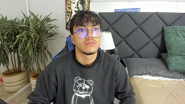 Snapshot of kai_storn chatting on March 2026 11:38:01 AM kai storn online show from March 2026 11:38:01 AM