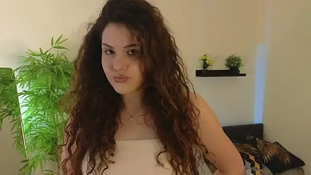 Snapshot of Lili_Torin chatting on May 2026 08:06:02 PM Lili Torin online show from May 2026 08:06:02 PM