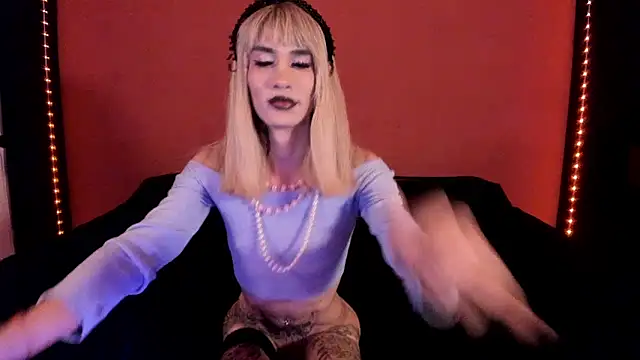 Snapshot of PervertedMissCloe chatting on February 2026 04:35:01 AM PervertedMissCloe online show from February 2026 04:35:01 AM