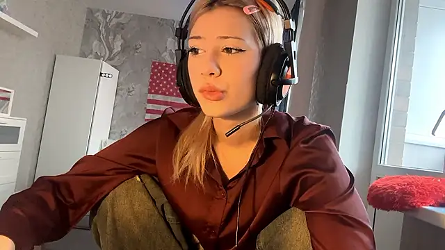 LadyFoxLove online show from February 2026 11:18:01 AM