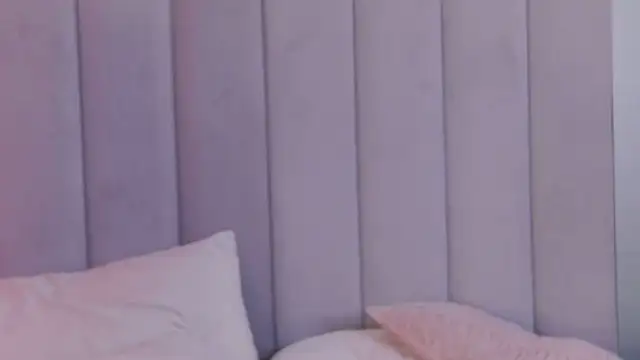 EileenElfie online show from March 2026 05:19:01 AM