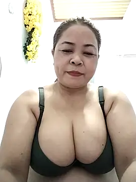Snapshot of Baby-bigtits2026 chatting on May 2026 10:33:01 AM Baby-bigtits2026 online show from May 2026 10:33:01 AM